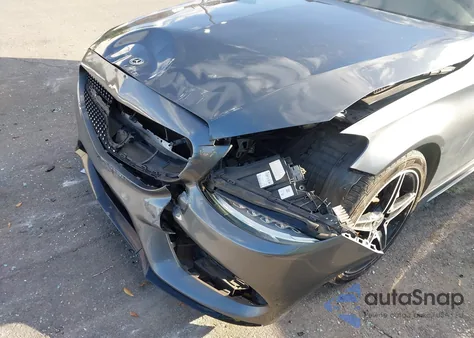 2018 Mercedes-Benz C 300 z USA, uszkodzony, nr VIN WDDWJ4JB5JF657122